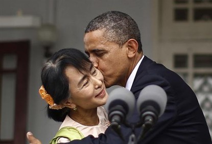 obama-kiss